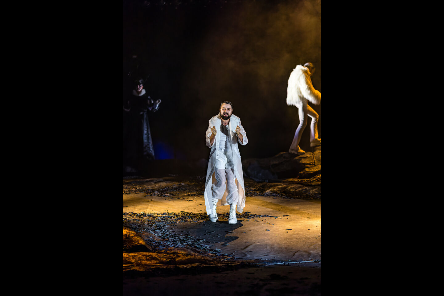 bei einer Hauptprobe für das Stück Romeo und Julia, eine Liebesgeschichte von William Shakespeare in einer Neuübersetzung von Philipp Rosendahl auf der Bühne des Staatstheaters Cottbus.